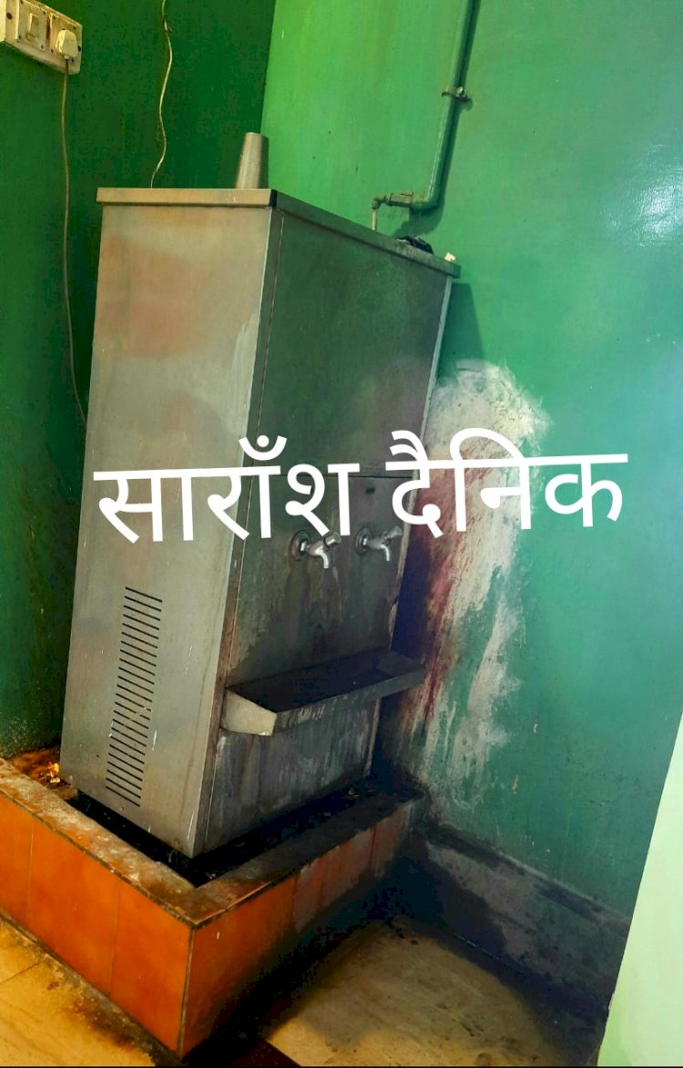 नगरनिगम कार्यालय में स्वच्छता का अभाव 