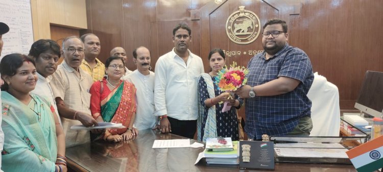 नगरनिगम की समस्याओं को लेकर नगरपाल ने कलेक्टर से की मुलाकात 