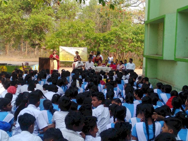 जीवन कौशल प्रशिक्षण से लाभान्वित हुए छात्र 