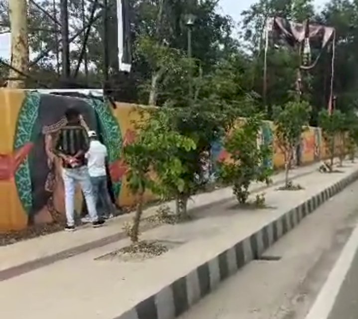दीवार से देवी देवताओ के चित्र ना हटाने पर मुकदमे की तैयारी 