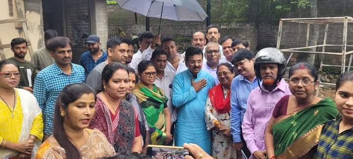श्रम मंत्री ने किया श्रमिक अस्पताल का दौरा 
