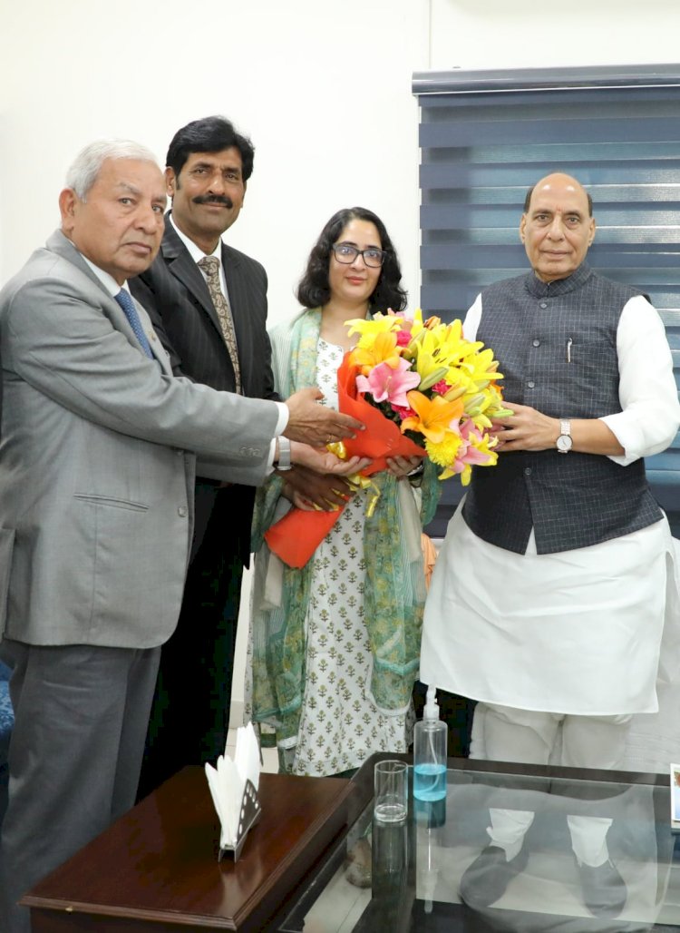 पुरानी पेंशन बहाली को लेकर पूर्व एडीजी ने रक्षा मंत्री से की मुलाकात 