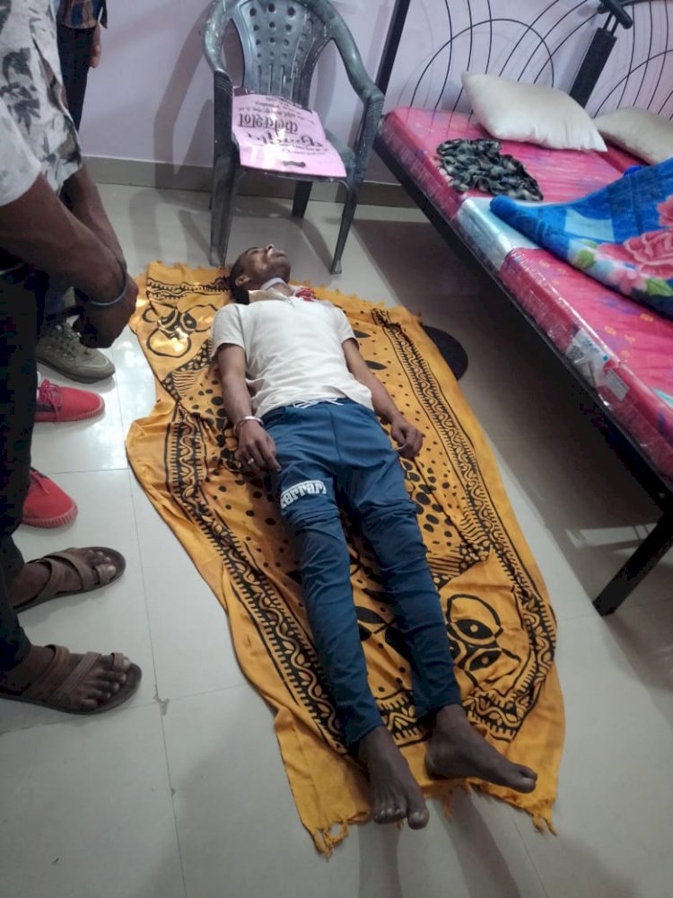 ट्रेलर की चपेट में आने से बाइक सवार युवक की मौत