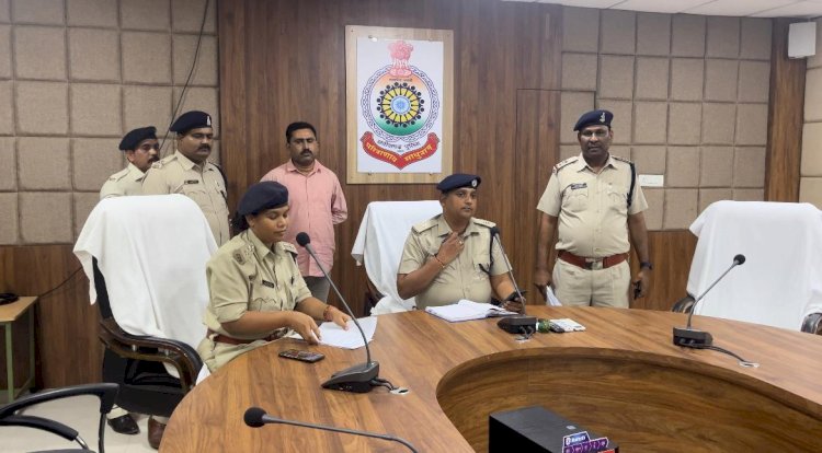 सरकारी धन की चोरी के आरोप में आरक्षक गिरफ्तार 