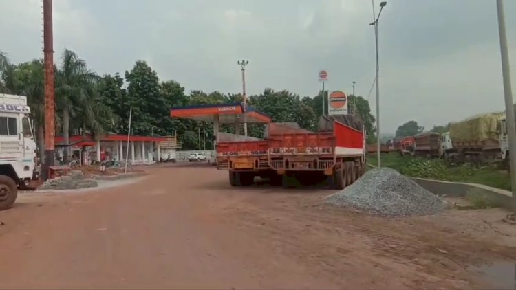 स्थानीय ट्रक मालिको की अनदेखी करने पर शिवा सीमेंट के प्रति रोष