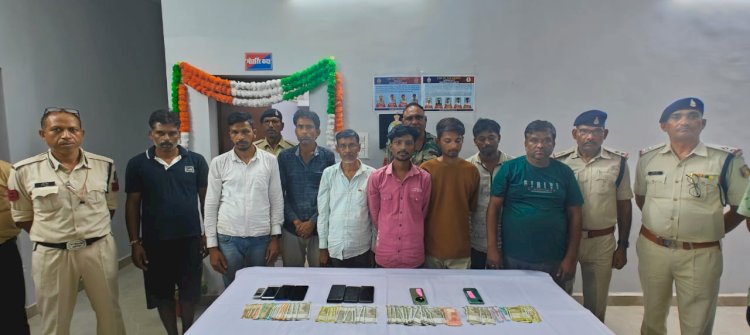 सट्टा रैकेट संचालक समेत 8 गिरफ्तार 