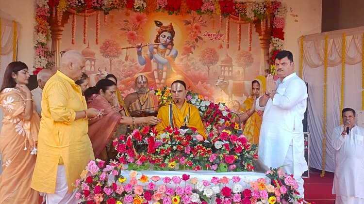 जय कन्हैया लाल की जयकारे से गुंजायमान हुआ रामकथा पार्क 