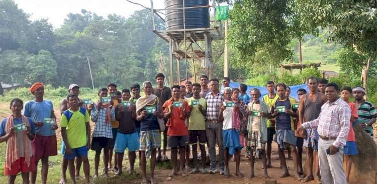 ग्रामीणों के श्रमदान से बनी सड़क 