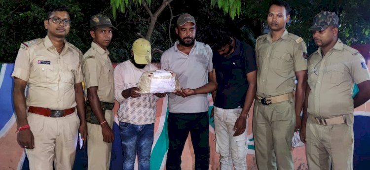 दो किलो से ज्यादा गाँजा के साथ तीन गिरफ्तार 