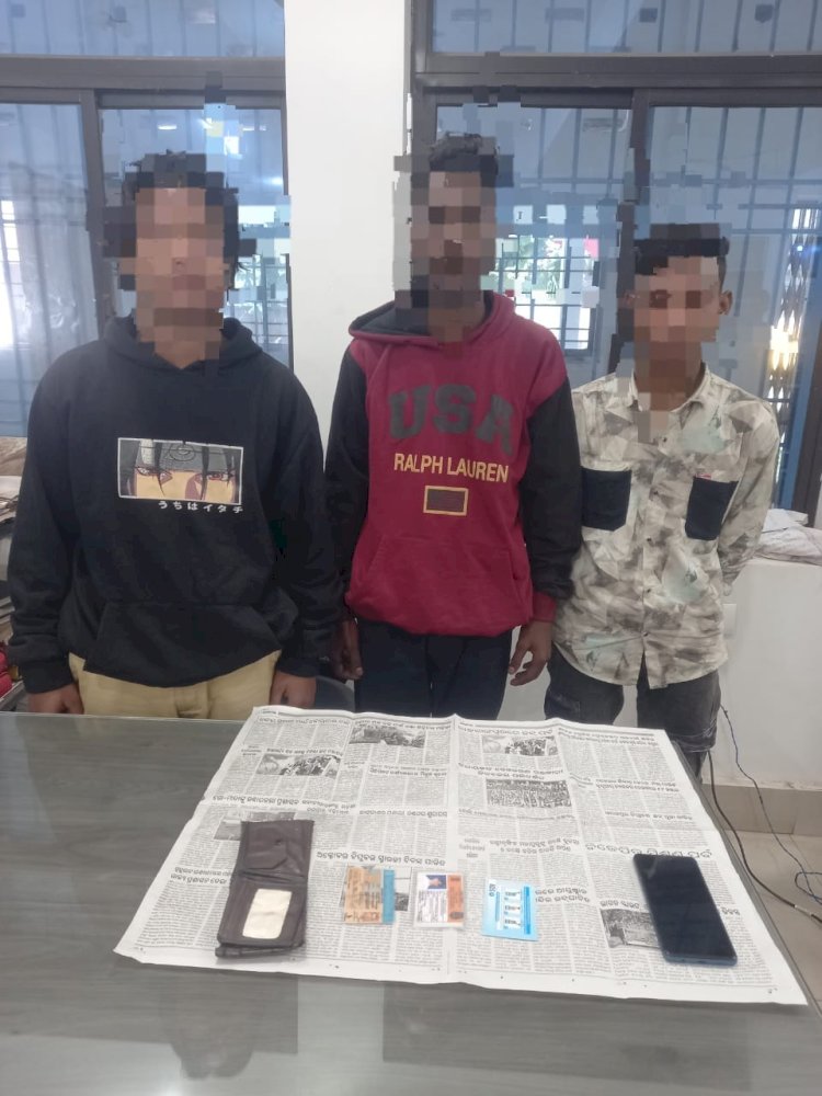 रेल कर्मचारी से लूटे गए सामान बरामद लुटेरा गिरफ्तार 