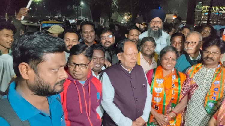 भाजपा के दिल्ली जितने का जश्न मना राउरकेला में 
