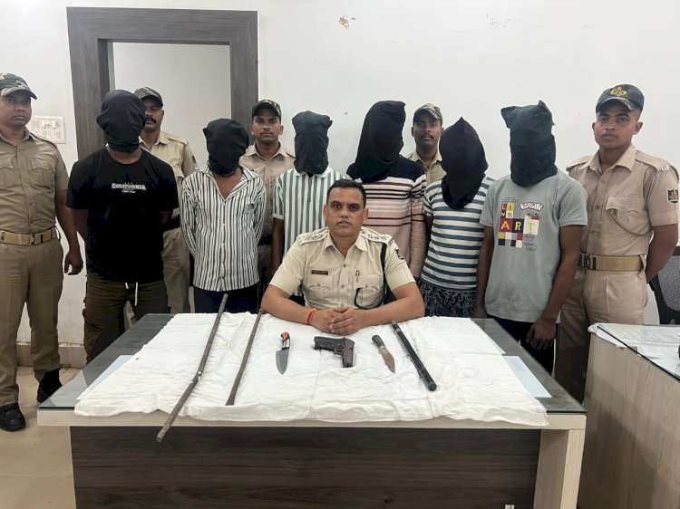डकैती की तैयारी करते हुए 6 गिरफ्तार 