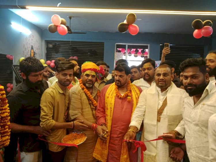अयोध्या में अत्याधुनिक जीम का उद्घाटन 