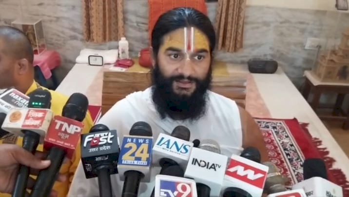 हनुमानगढ़ी के महंत संजय दास का आशीर्वाद विराट की आरसीबी ने रचा जीत का इतिहास
