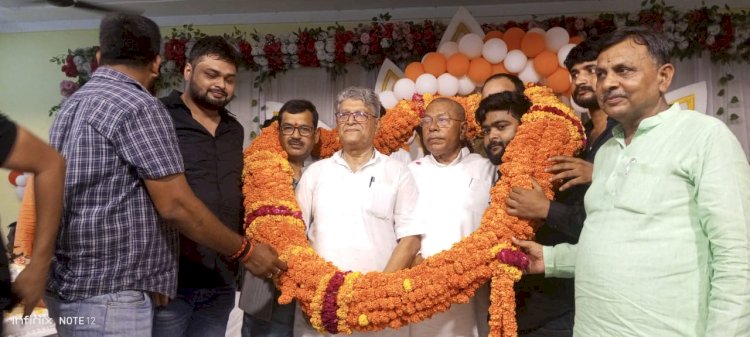  महिला सदस्यों को एलसीडी पुरुष सदस्यों को मोबाइल भेंट