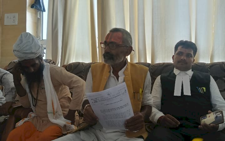 भू माफियाओं ने मंदिर की भूमि पर कर दी अवैध प्लाॅटिंग 