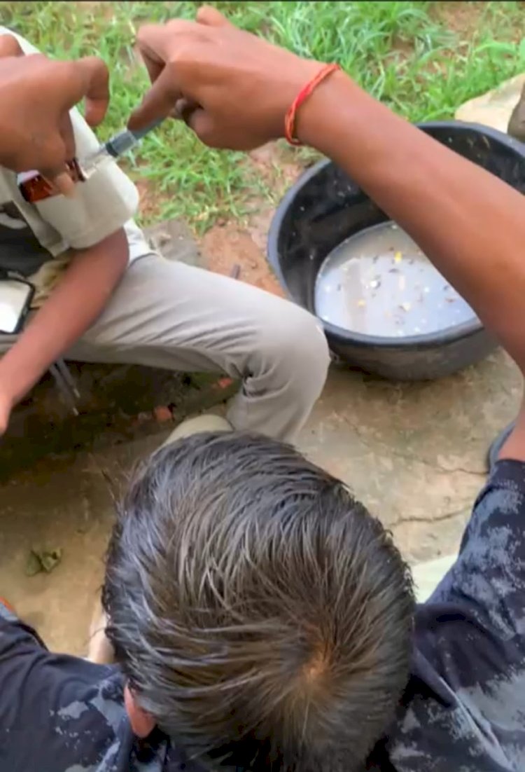 नशे की गिरफ्त में युवा पीढ़ी खुलेआम बिक रही हैं नशे की दवा