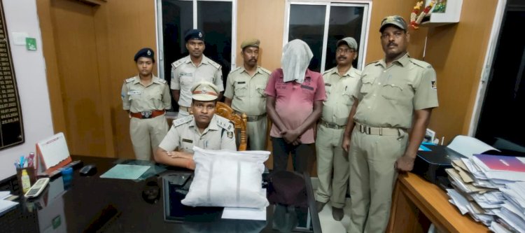 ढाई किलो गाँजा के साथ एक गिरफ्तार 