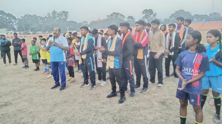 विजयी खिलाड़ियों का अभिनंदन