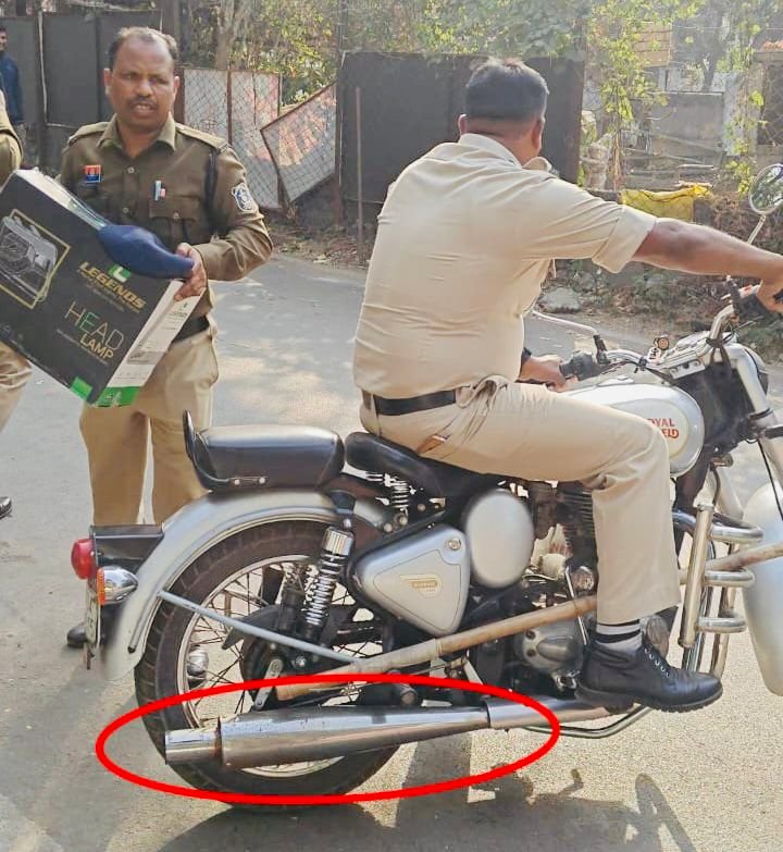 कानून से ऊपर वर्दी