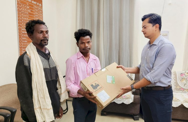 जन दर्शन में दी आवेदन तो मिला लैपटाप
