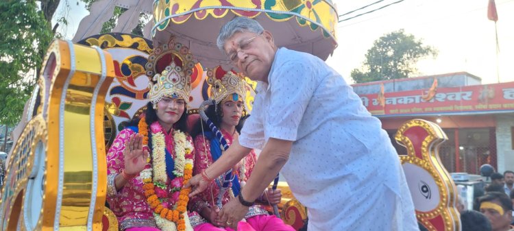 रामनवमी पर अयोध्या में निकली भव्य शोभायात्रा